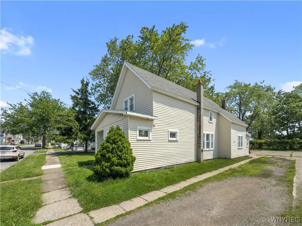 69 Halstead Avenue, Cheektowaga, New York 14212, Cheektowaga, New York 14212, 4 Bedrooms Bedrooms, 7 Rooms Rooms,1 BathroomBathrooms,Residential,For Sale,69 Halstead Avenue, Cheektowaga, New York 14212,B1614982