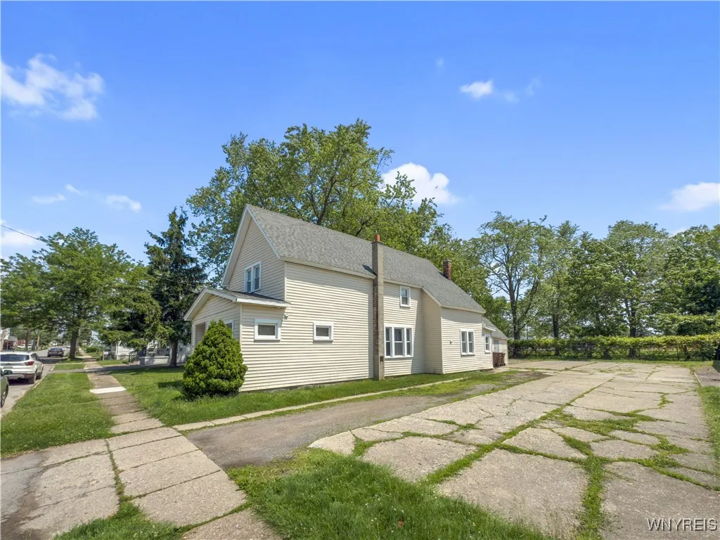 69 Halstead Avenue, Cheektowaga, New York 14212, Cheektowaga, New York 14212, 4 Bedrooms Bedrooms, 7 Rooms Rooms,1 BathroomBathrooms,Residential,For Sale,69 Halstead Avenue, Cheektowaga, New York 14212,B1614982
