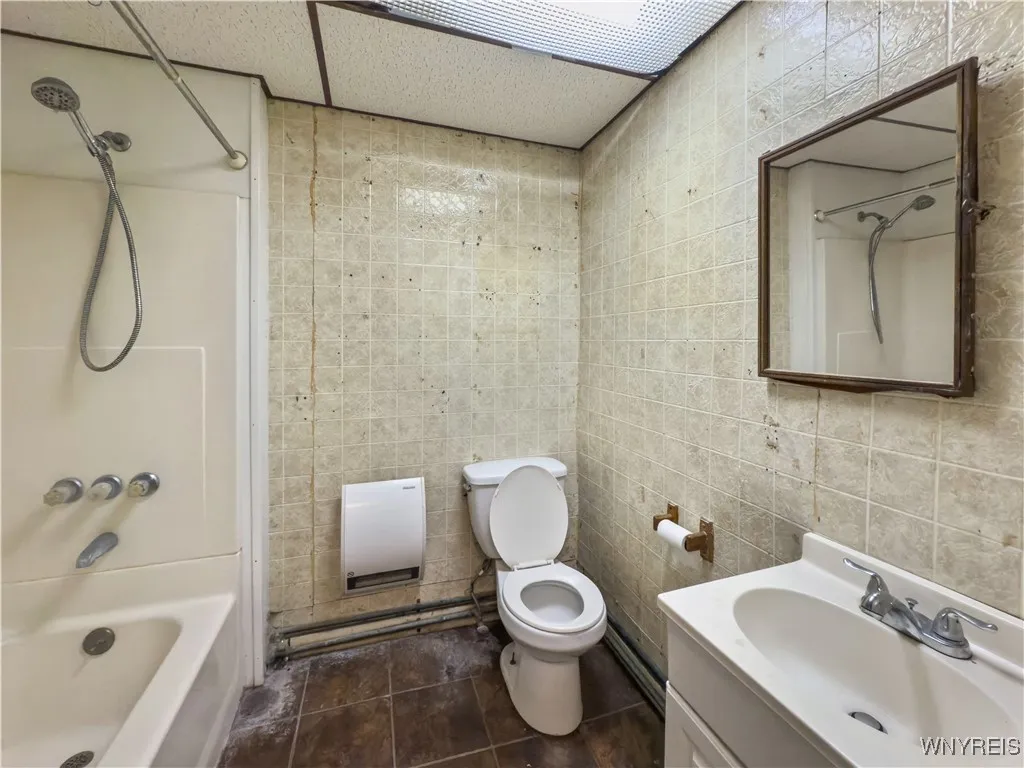 69 Halstead Avenue, Cheektowaga, New York 14212, Cheektowaga, New York 14212, 4 Bedrooms Bedrooms, 7 Rooms Rooms,1 BathroomBathrooms,Residential,For Sale,69 Halstead Avenue, Cheektowaga, New York 14212,B1614982