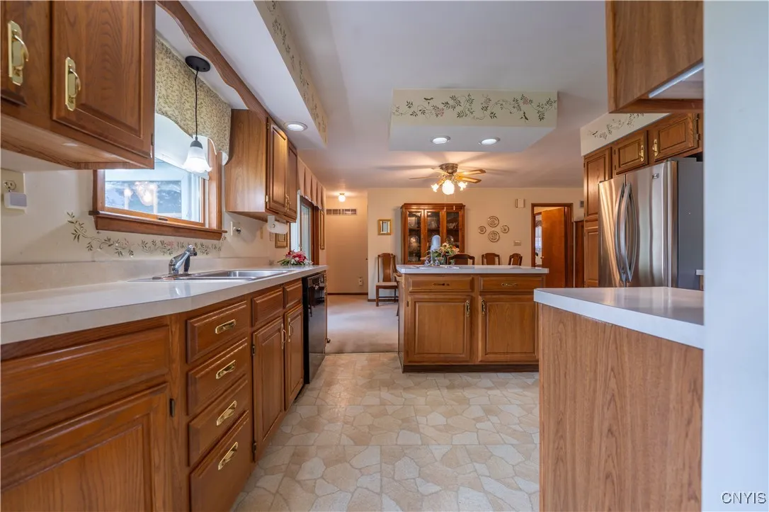 19 Stephen Street, Whitestown, New York 13492, Whitestown, New York 13492, 3 Bedrooms Bedrooms, 9 Rooms Rooms,2 BathroomsBathrooms,Residential,Closed,19 Stephen Street, Whitestown, New York 13492,0,S1614639