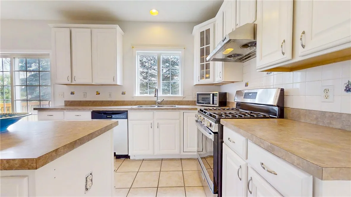 106 Woodsview, Erwin, New York 14870, Erwin, New York 14870, 4 Bedrooms Bedrooms, 11 Rooms Rooms,3 BathroomsBathrooms,Residential,Closed,106 Woodsview, Erwin, New York 14870,0,R1611543