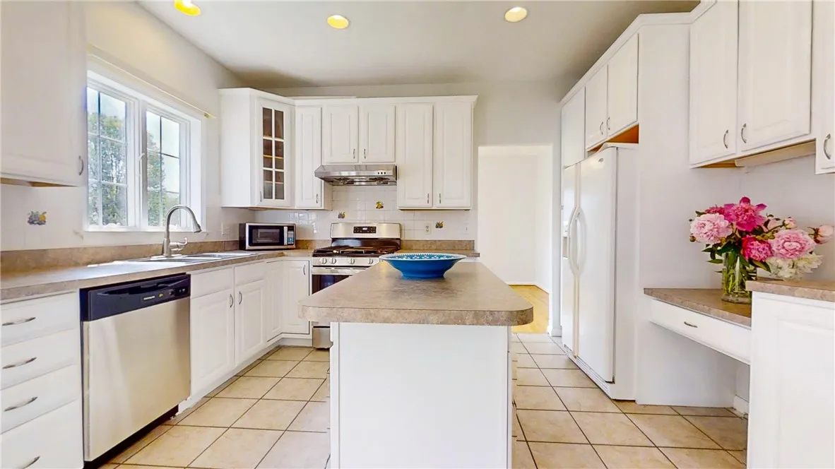 106 Woodsview, Erwin, New York 14870, Erwin, New York 14870, 4 Bedrooms Bedrooms, 11 Rooms Rooms,3 BathroomsBathrooms,Residential,Closed,106 Woodsview, Erwin, New York 14870,0,R1611543