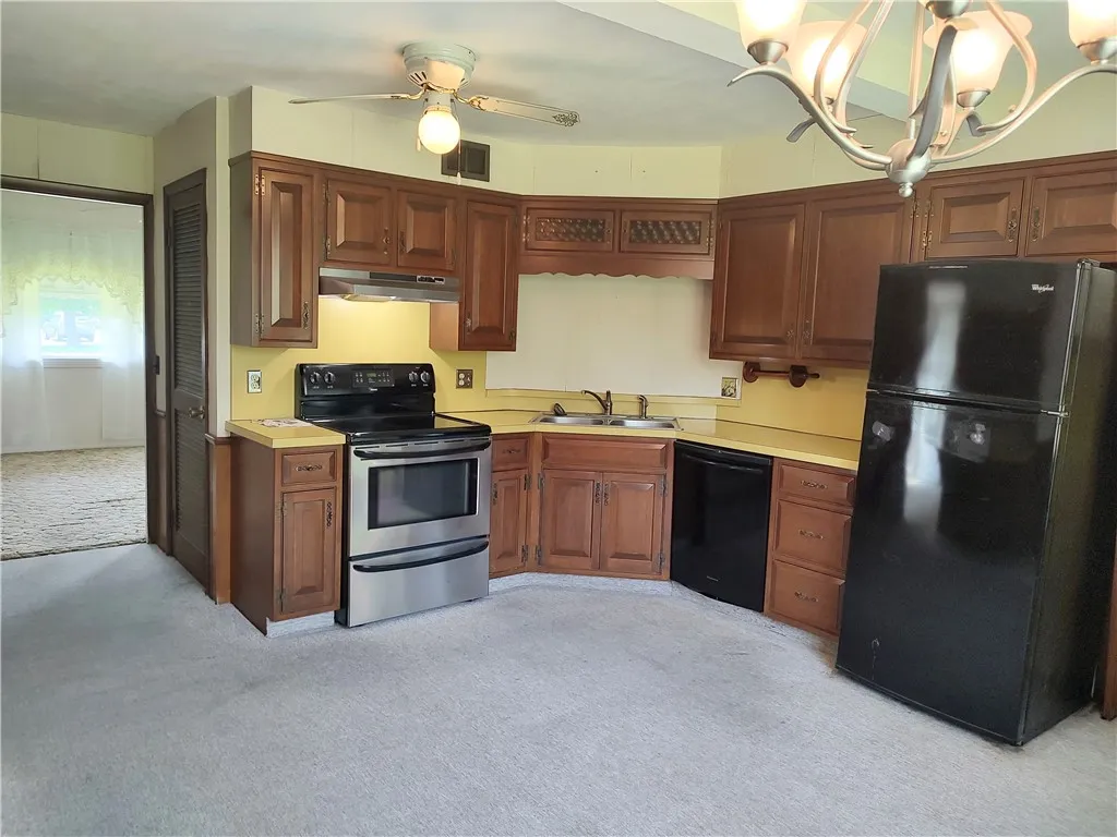 15 Douglas Drive, Waterloo, New York 13165, Waterloo, New York 13165, 2 Bedrooms Bedrooms, 6 Rooms Rooms,1 BathroomBathrooms,Residential,Closed,15 Douglas Drive, Waterloo, New York 13165,0,R1614752