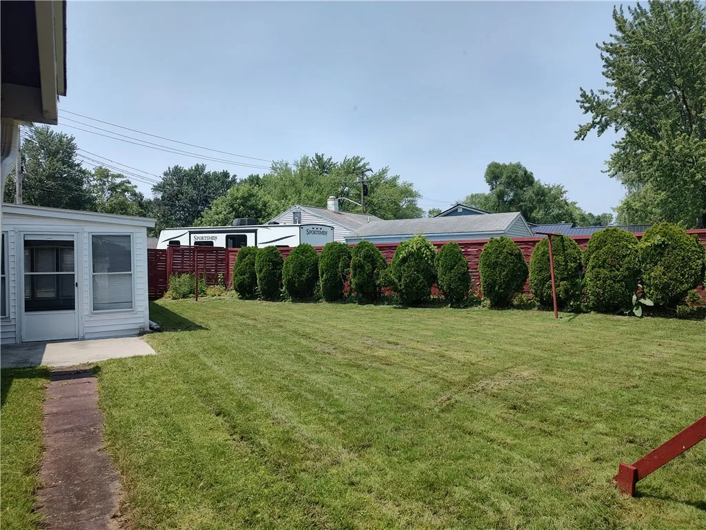 15 Douglas Drive, Waterloo, New York 13165, Waterloo, New York 13165, 2 Bedrooms Bedrooms, 6 Rooms Rooms,1 BathroomBathrooms,Residential,Closed,15 Douglas Drive, Waterloo, New York 13165,0,R1614752