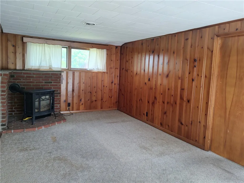 15 Douglas Drive, Waterloo, New York 13165, Waterloo, New York 13165, 2 Bedrooms Bedrooms, 6 Rooms Rooms,1 BathroomBathrooms,Residential,Closed,15 Douglas Drive, Waterloo, New York 13165,0,R1614752