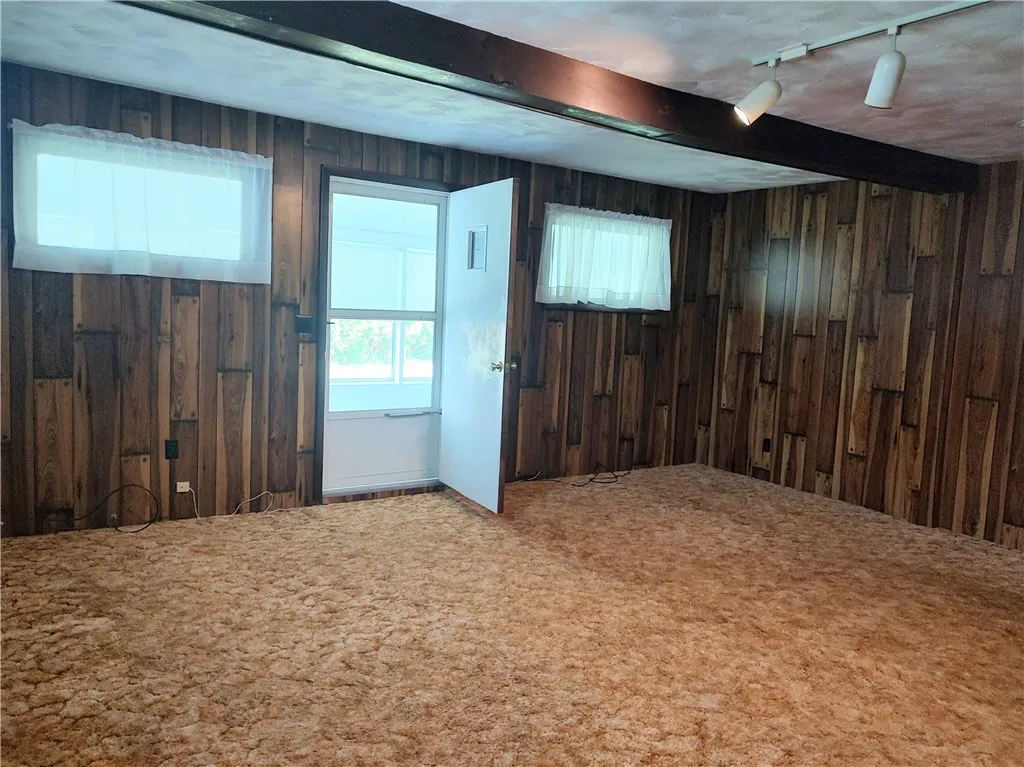 15 Douglas Drive, Waterloo, New York 13165, Waterloo, New York 13165, 2 Bedrooms Bedrooms, 6 Rooms Rooms,1 BathroomBathrooms,Residential,Closed,15 Douglas Drive, Waterloo, New York 13165,0,R1614752