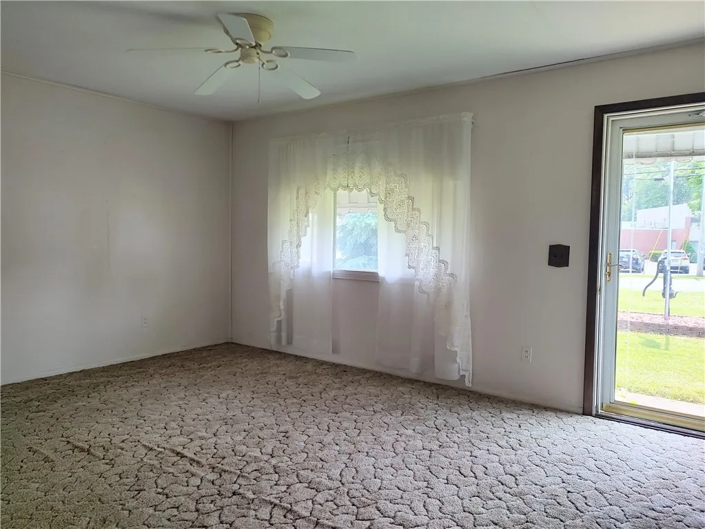 15 Douglas Drive, Waterloo, New York 13165, Waterloo, New York 13165, 2 Bedrooms Bedrooms, 6 Rooms Rooms,1 BathroomBathrooms,Residential,Closed,15 Douglas Drive, Waterloo, New York 13165,0,R1614752