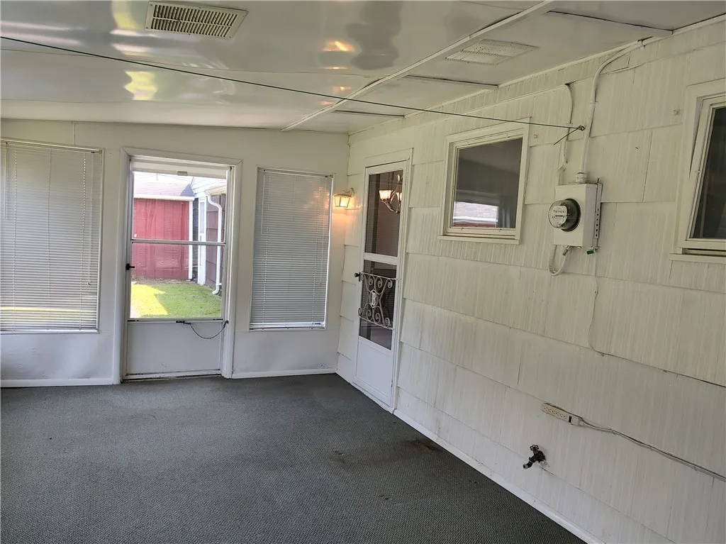 15 Douglas Drive, Waterloo, New York 13165, Waterloo, New York 13165, 2 Bedrooms Bedrooms, 6 Rooms Rooms,1 BathroomBathrooms,Residential,Closed,15 Douglas Drive, Waterloo, New York 13165,0,R1614752
