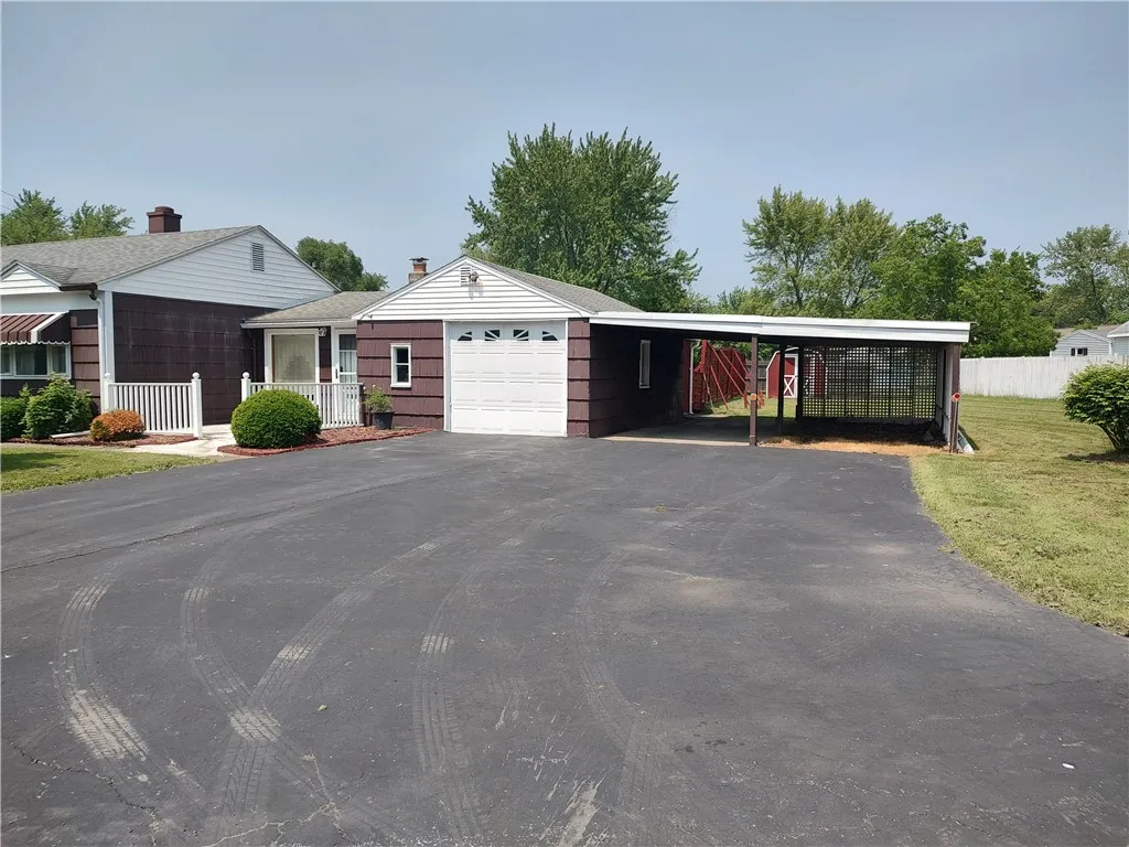 15 Douglas Drive, Waterloo, New York 13165, Waterloo, New York 13165, 2 Bedrooms Bedrooms, 6 Rooms Rooms,1 BathroomBathrooms,Residential,Closed,15 Douglas Drive, Waterloo, New York 13165,0,R1614752