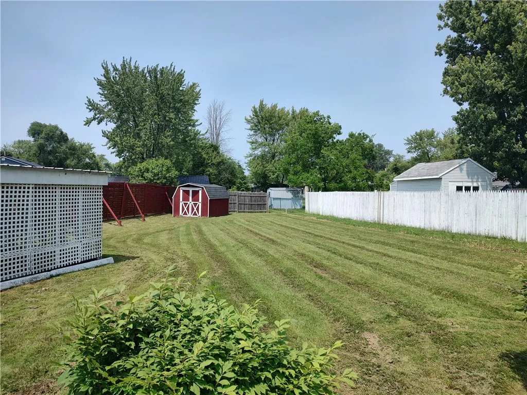 15 Douglas Drive, Waterloo, New York 13165, Waterloo, New York 13165, 2 Bedrooms Bedrooms, 6 Rooms Rooms,1 BathroomBathrooms,Residential,Closed,15 Douglas Drive, Waterloo, New York 13165,0,R1614752
