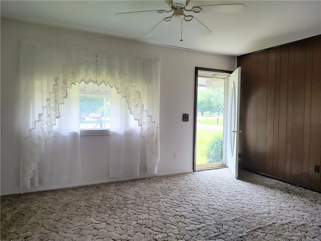 15 Douglas Drive, Waterloo, New York 13165, Waterloo, New York 13165, 2 Bedrooms Bedrooms, 6 Rooms Rooms,1 BathroomBathrooms,Residential,Closed,15 Douglas Drive, Waterloo, New York 13165,0,R1614752