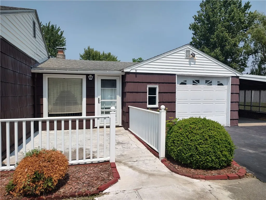 15 Douglas Drive, Waterloo, New York 13165, Waterloo, New York 13165, 2 Bedrooms Bedrooms, 6 Rooms Rooms,1 BathroomBathrooms,Residential,Closed,15 Douglas Drive, Waterloo, New York 13165,0,R1614752