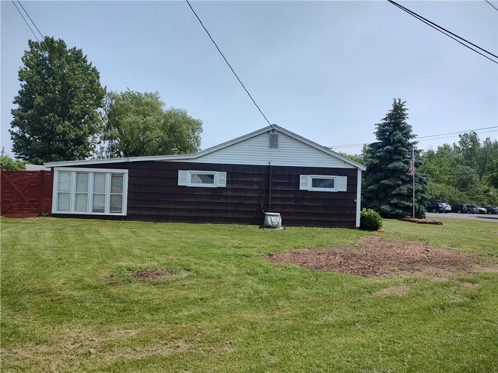 15 Douglas Drive, Waterloo, New York 13165, Waterloo, New York 13165, 2 Bedrooms Bedrooms, 6 Rooms Rooms,1 BathroomBathrooms,Residential,Closed,15 Douglas Drive, Waterloo, New York 13165,0,R1614752