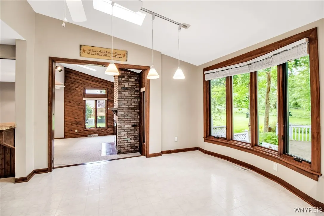 355 Randwood Drive, Amherst, New York 14221, Amherst, New York 14221, 4 Bedrooms Bedrooms, 11 Rooms Rooms,2 BathroomsBathrooms,Residential,Closed,355 Randwood Drive, Amherst, New York 14221,0,B1610377
