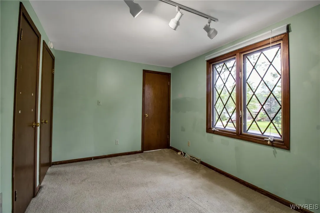 355 Randwood Drive, Amherst, New York 14221, Amherst, New York 14221, 4 Bedrooms Bedrooms, 11 Rooms Rooms,2 BathroomsBathrooms,Residential,Closed,355 Randwood Drive, Amherst, New York 14221,0,B1610377