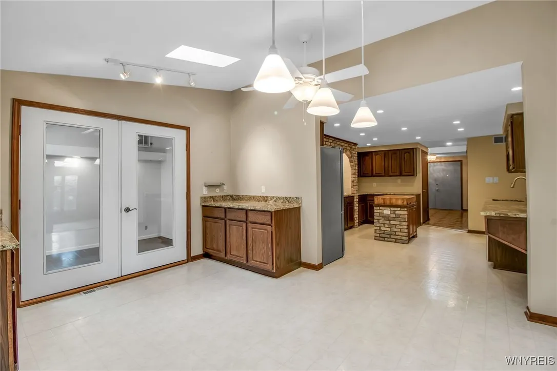 355 Randwood Drive, Amherst, New York 14221, Amherst, New York 14221, 4 Bedrooms Bedrooms, 11 Rooms Rooms,2 BathroomsBathrooms,Residential,Closed,355 Randwood Drive, Amherst, New York 14221,0,B1610377