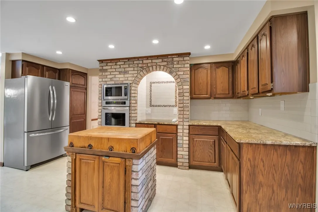 355 Randwood Drive, Amherst, New York 14221, Amherst, New York 14221, 4 Bedrooms Bedrooms, 11 Rooms Rooms,2 BathroomsBathrooms,Residential,Closed,355 Randwood Drive, Amherst, New York 14221,0,B1610377