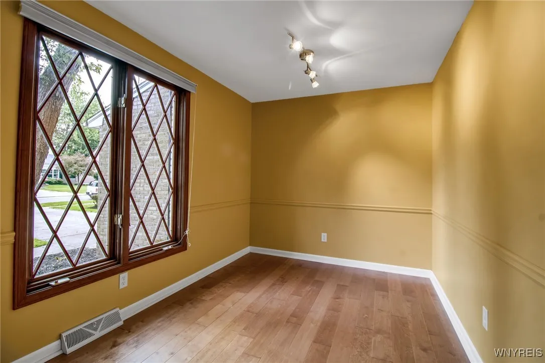 355 Randwood Drive, Amherst, New York 14221, Amherst, New York 14221, 4 Bedrooms Bedrooms, 11 Rooms Rooms,2 BathroomsBathrooms,Residential,Closed,355 Randwood Drive, Amherst, New York 14221,0,B1610377