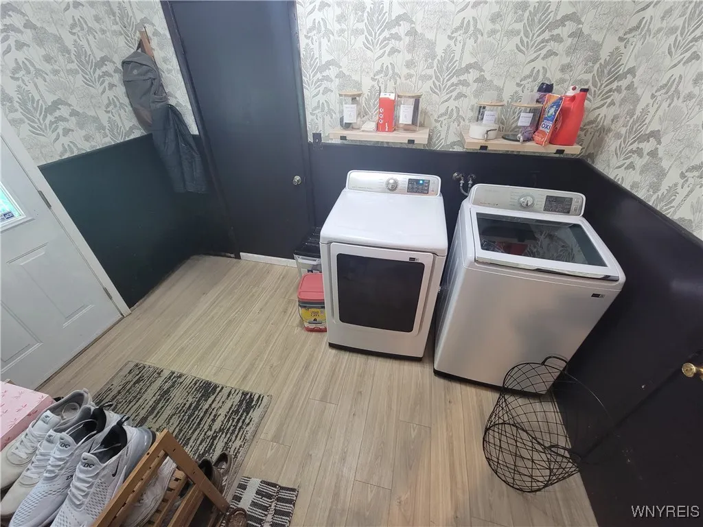 4356 Sunset Court, Lockport Town, New York 14094, Lockport Town, New York 14094, 3 Bedrooms Bedrooms, 11 Rooms Rooms,3 BathroomsBathrooms,Residential,For Sale,4356 Sunset Court, Lockport Town, New York 14094,0,B1614985