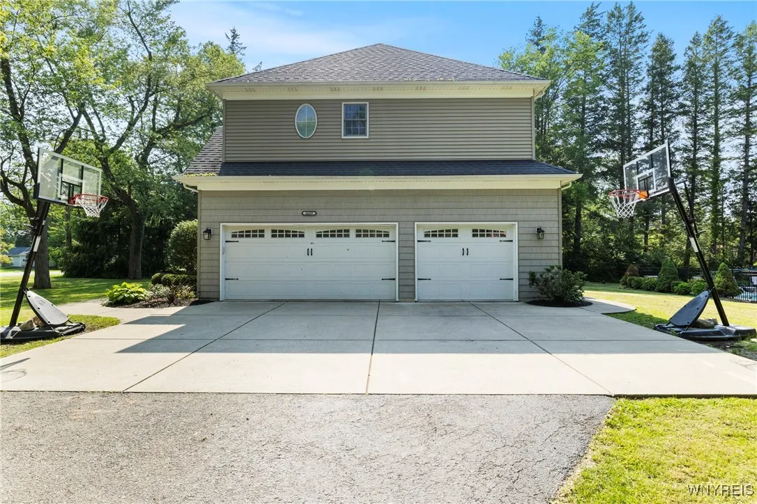 6600 Milestrip Road, Orchard Park, New York 14127, Orchard Park, New York 14127, 4 Bedrooms Bedrooms, 9 Rooms Rooms,2 BathroomsBathrooms,Residential,Closed,6600 Milestrip Road, Orchard Park, New York 14127,B1614886