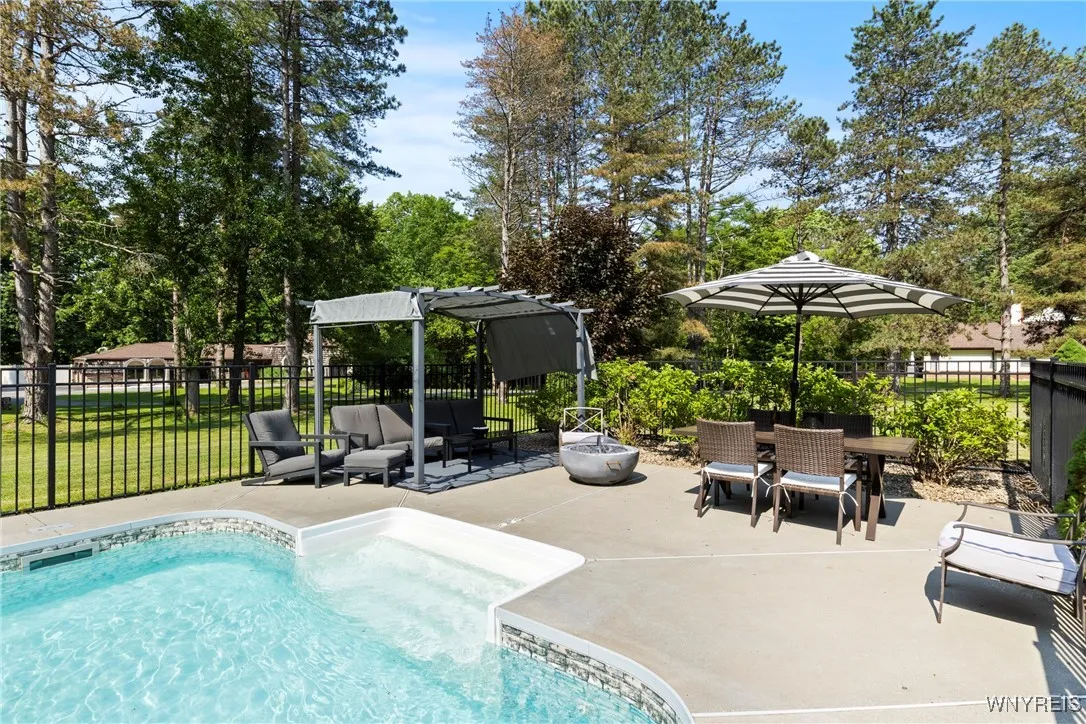 6600 Milestrip Road, Orchard Park, New York 14127, Orchard Park, New York 14127, 4 Bedrooms Bedrooms, 9 Rooms Rooms,2 BathroomsBathrooms,Residential,Closed,6600 Milestrip Road, Orchard Park, New York 14127,B1614886