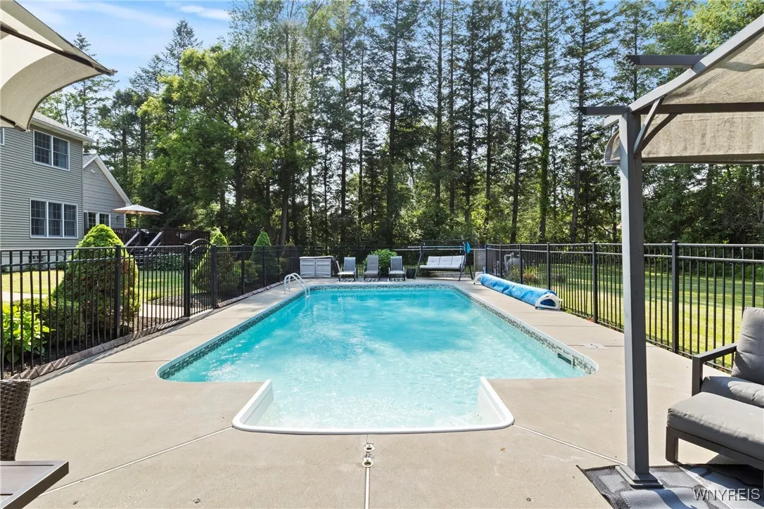 6600 Milestrip Road, Orchard Park, New York 14127, Orchard Park, New York 14127, 4 Bedrooms Bedrooms, 9 Rooms Rooms,2 BathroomsBathrooms,Residential,Closed,6600 Milestrip Road, Orchard Park, New York 14127,B1614886
