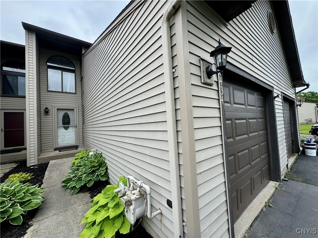 8434 Bubbling Springs Drive, Clay, New York 13027, Clay, New York 13027, 2 Bedrooms Bedrooms, 6 Rooms Rooms,1 BathroomBathrooms,Residential Lease,Closed,8434 Bubbling Springs Drive, Clay, New York 13027,S1614724