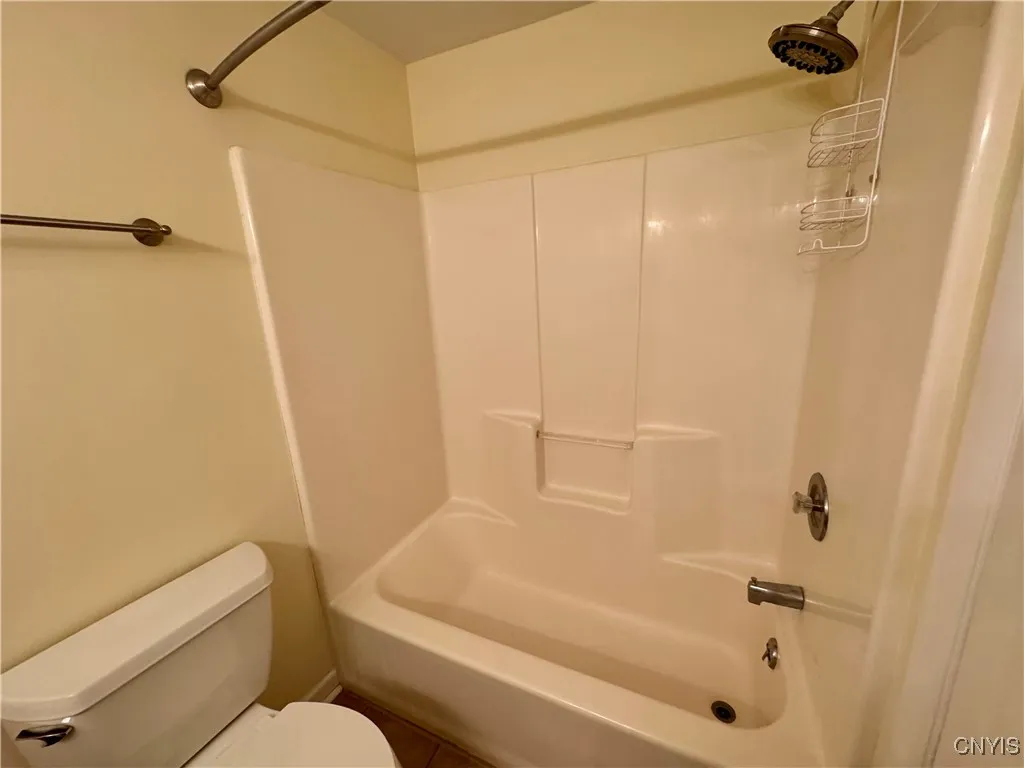 Full bath upstairs