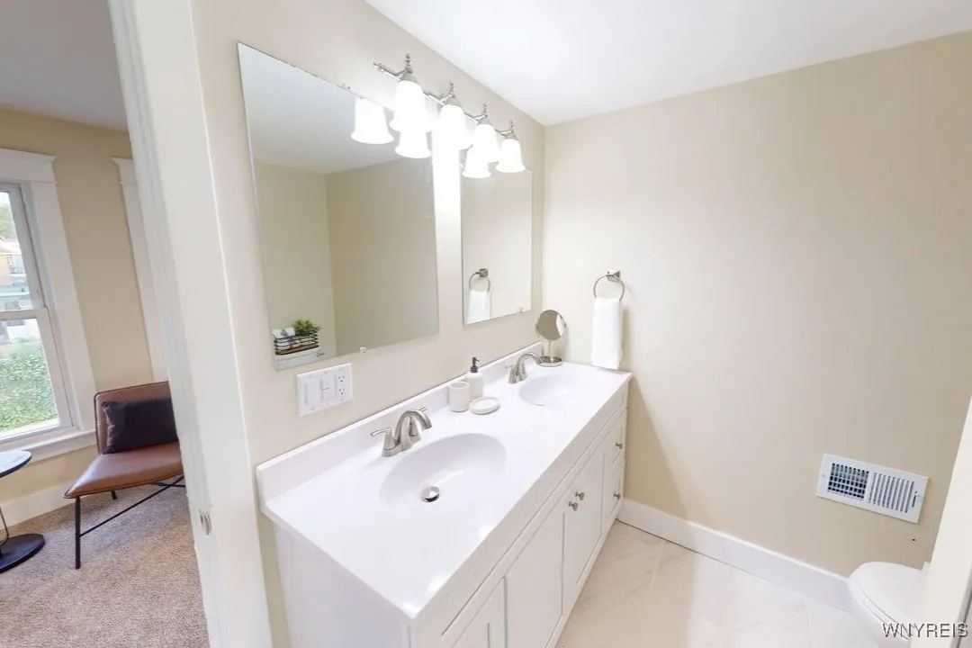 64 Sagamore - Primary Suite