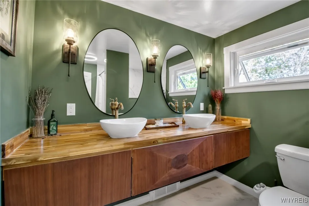 40 Lois Drive, Cheektowaga, New York 14227, Cheektowaga, New York 14227, 3 Bedrooms Bedrooms, 9 Rooms Rooms,2 BathroomsBathrooms,Residential,Closed,40 Lois Drive, Cheektowaga, New York 14227,B1615210