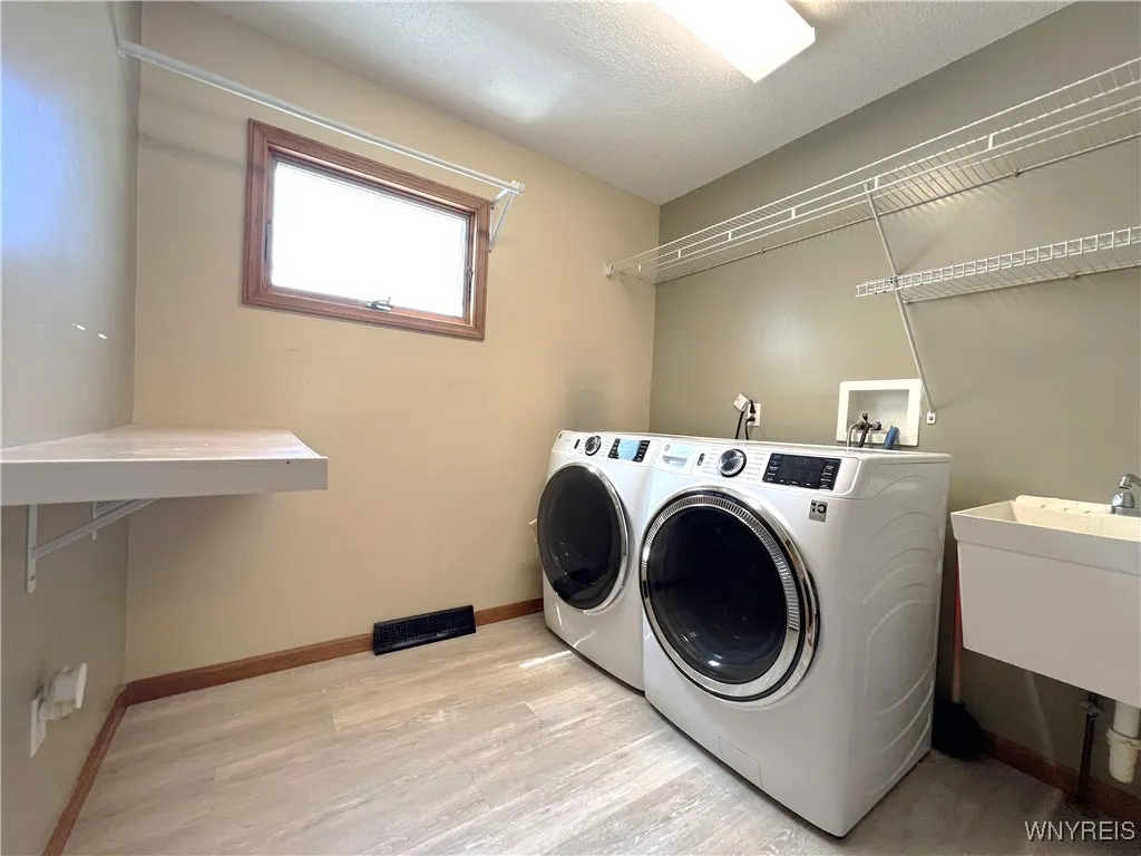 67 Nina Terrace, West Seneca, New York 14224, West Seneca, New York 14224, 4 Bedrooms Bedrooms, 9 Rooms Rooms,2 BathroomsBathrooms,Residential,Closed,67 Nina Terrace, West Seneca, New York 14224,B1615170