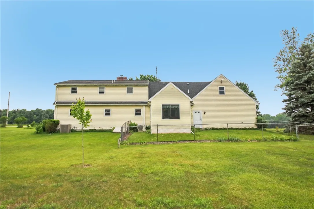 4701 East Road, Batavia-town, New York 14020, Batavia, New York 14020, 4 Bedrooms Bedrooms, 10 Rooms Rooms,2 BathroomsBathrooms,Residential,Closed,4701 East Road, Batavia-town, New York 14020,R1610283