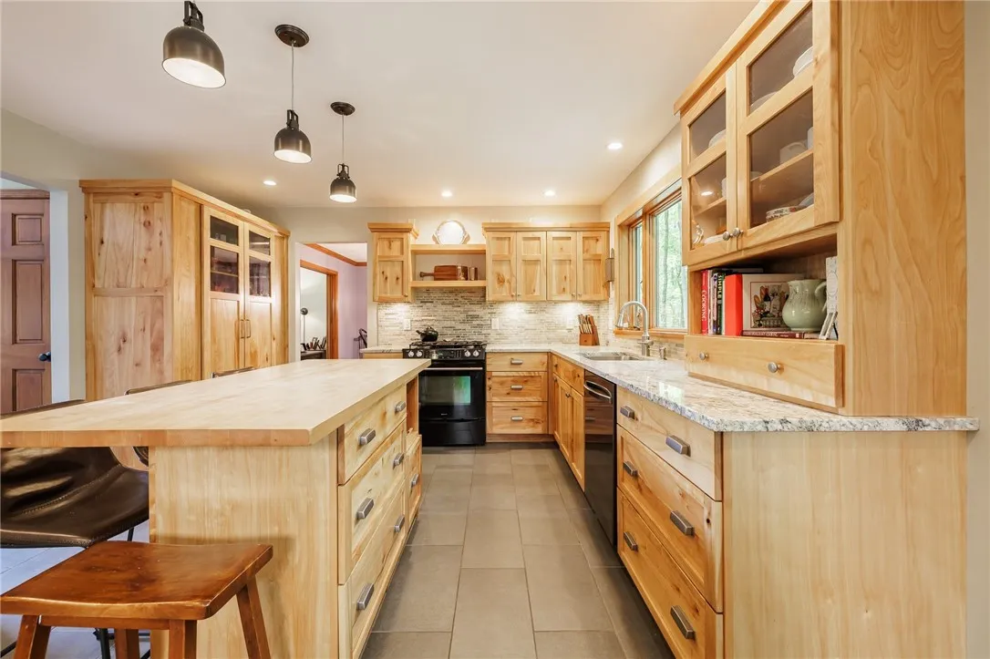 679 Galleon Drive, Webster, New York 14580, Webster, New York 14580, 4 Bedrooms Bedrooms, 9 Rooms Rooms,2 BathroomsBathrooms,Residential,Closed,679 Galleon Drive, Webster, New York 14580,0,R1615235