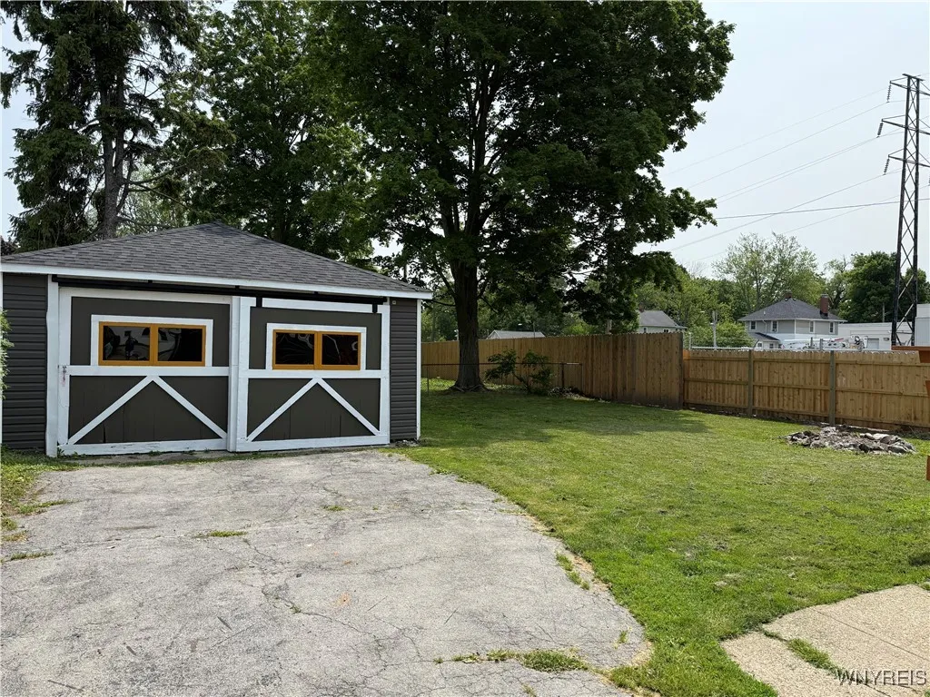 17 Orchard Avenue, Evans, New York 14006, Evans, New York 14006, 3 Bedrooms Bedrooms, 8 Rooms Rooms,1 BathroomBathrooms,Residential,Closed,17 Orchard Avenue, Evans, New York 14006,B1614936