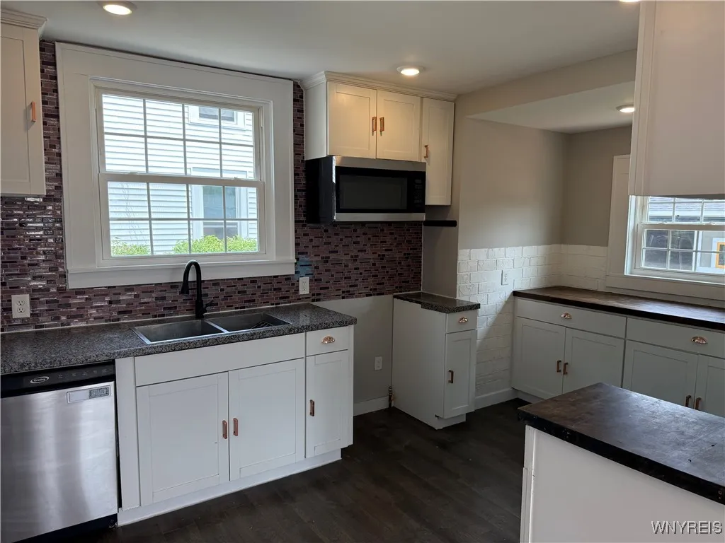 17 Orchard Avenue, Evans, New York 14006, Evans, New York 14006, 3 Bedrooms Bedrooms, 8 Rooms Rooms,1 BathroomBathrooms,Residential,Closed,17 Orchard Avenue, Evans, New York 14006,B1614936