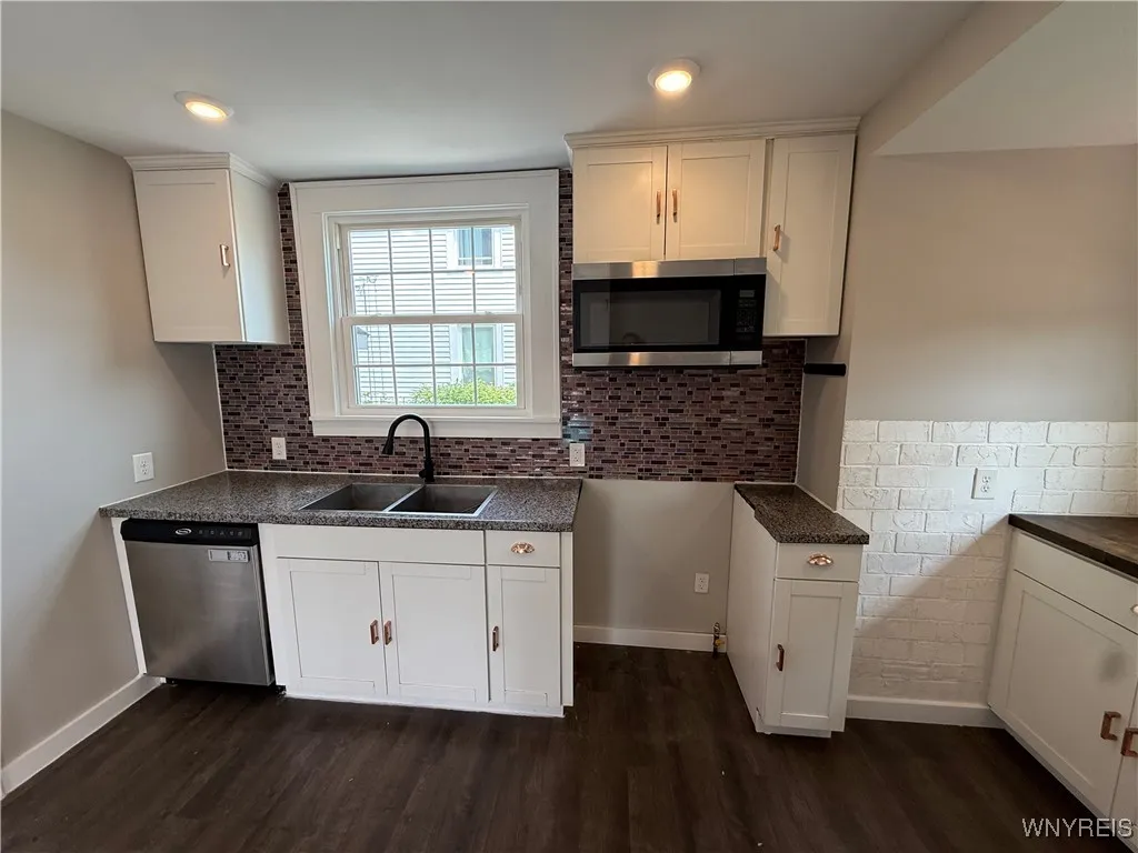 17 Orchard Avenue, Evans, New York 14006, Evans, New York 14006, 3 Bedrooms Bedrooms, 8 Rooms Rooms,1 BathroomBathrooms,Residential,Closed,17 Orchard Avenue, Evans, New York 14006,B1614936