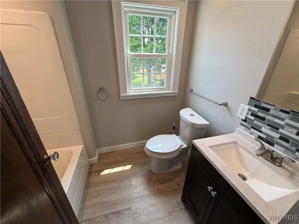 17 Orchard Avenue, Evans, New York 14006, Evans, New York 14006, 3 Bedrooms Bedrooms, 8 Rooms Rooms,1 BathroomBathrooms,Residential,Closed,17 Orchard Avenue, Evans, New York 14006,B1614936
