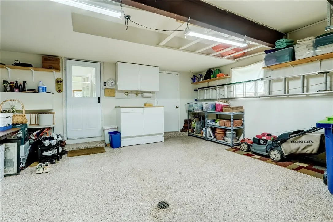 54 Round Trail Drive, Pittsford, New York 14534, Pittsford, New York 14534, 6 Bedrooms Bedrooms, 10 Rooms Rooms,3 BathroomsBathrooms,Residential,Closed,54 Round Trail Drive, Pittsford, New York 14534,R1614923