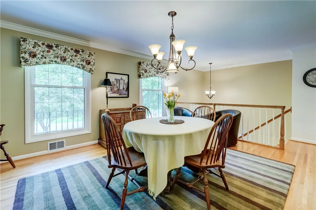 54 Round Trail Drive, Pittsford, New York 14534, Pittsford, New York 14534, 6 Bedrooms Bedrooms, 10 Rooms Rooms,3 BathroomsBathrooms,Residential,Closed,54 Round Trail Drive, Pittsford, New York 14534,R1614923