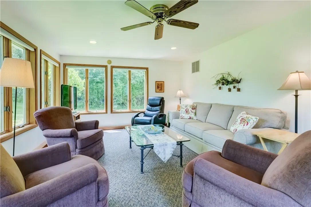 54 Round Trail Drive, Pittsford, New York 14534, Pittsford, New York 14534, 6 Bedrooms Bedrooms, 10 Rooms Rooms,3 BathroomsBathrooms,Residential,Closed,54 Round Trail Drive, Pittsford, New York 14534,R1614923