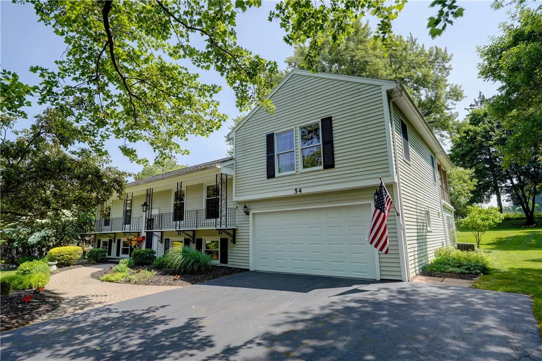 54 Round Trail Drive, Pittsford, New York 14534, Pittsford, New York 14534, 6 Bedrooms Bedrooms, 10 Rooms Rooms,3 BathroomsBathrooms,Residential,Closed,54 Round Trail Drive, Pittsford, New York 14534,R1614923