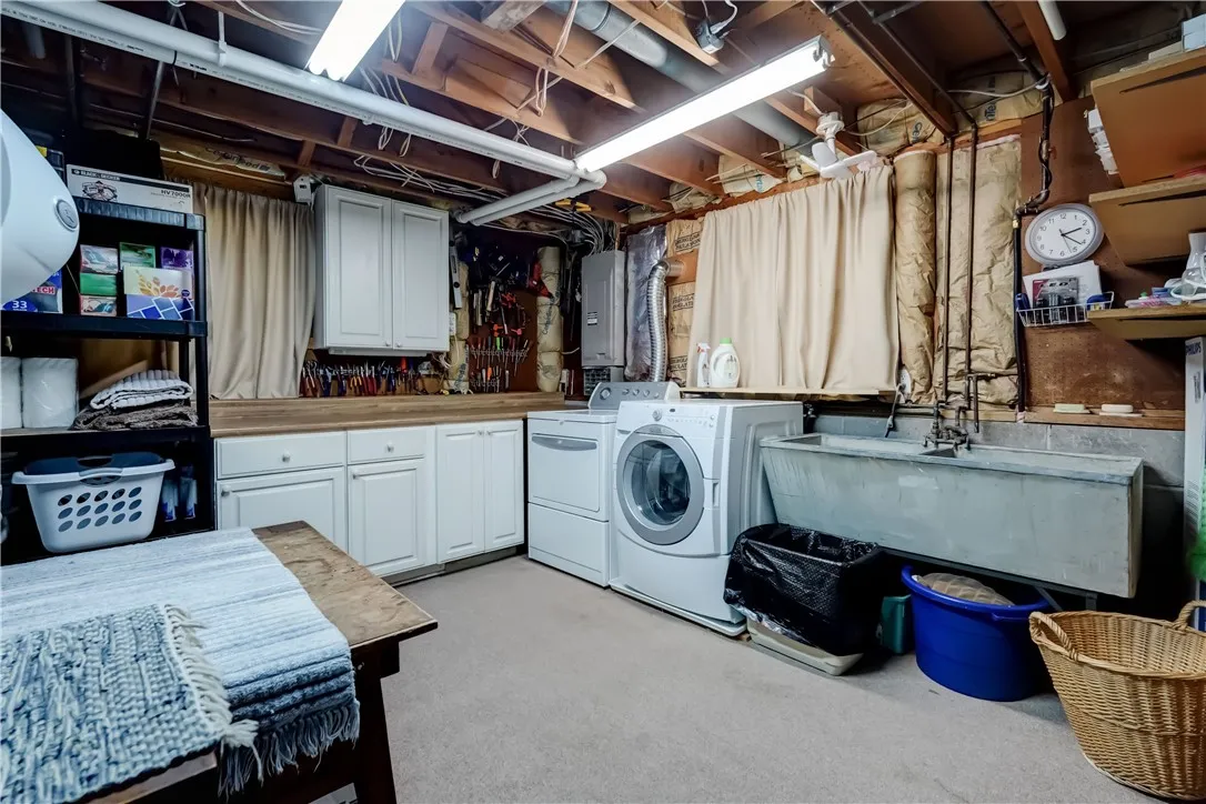54 Round Trail Drive, Pittsford, New York 14534, Pittsford, New York 14534, 6 Bedrooms Bedrooms, 10 Rooms Rooms,3 BathroomsBathrooms,Residential,Closed,54 Round Trail Drive, Pittsford, New York 14534,R1614923