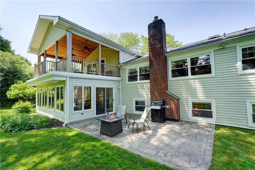 54 Round Trail Drive, Pittsford, New York 14534, Pittsford, New York 14534, 6 Bedrooms Bedrooms, 10 Rooms Rooms,3 BathroomsBathrooms,Residential,Closed,54 Round Trail Drive, Pittsford, New York 14534,R1614923