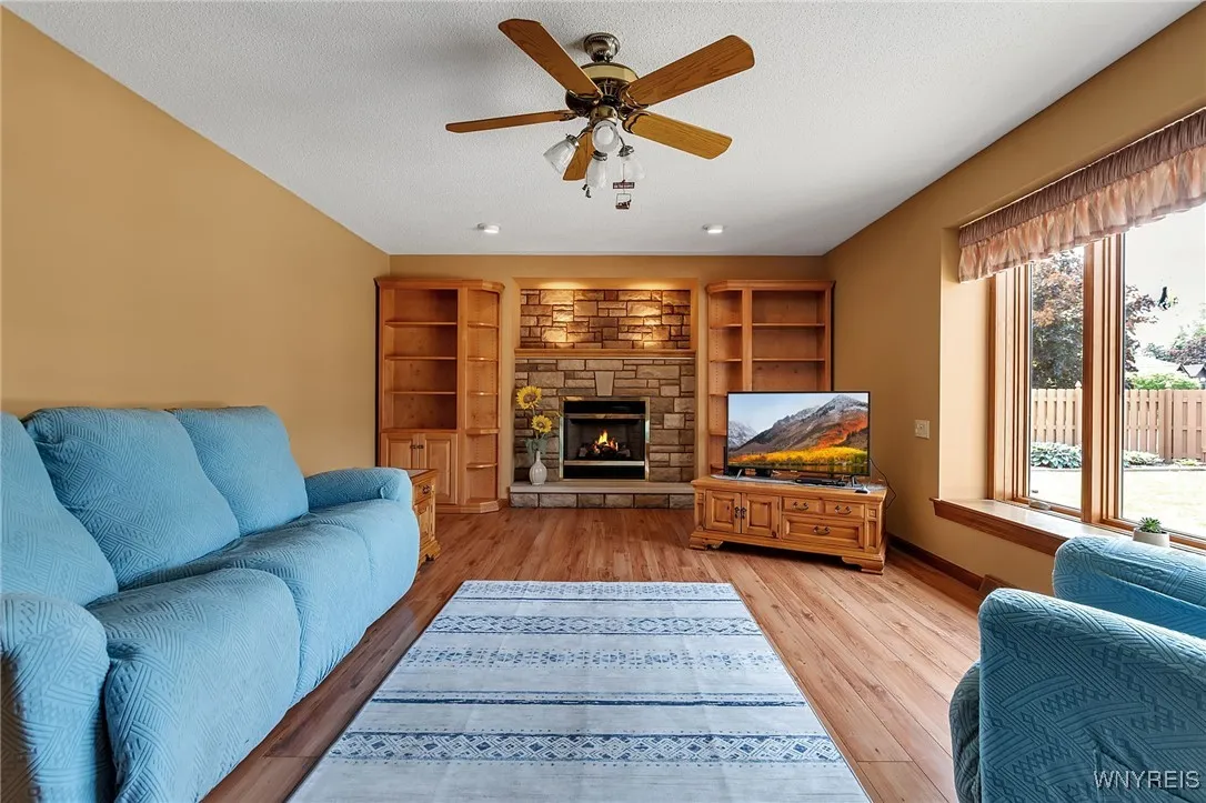 57 Brookwood Drive, West Seneca, New York 14224, West Seneca, New York 14224, 4 Bedrooms Bedrooms, 8 Rooms Rooms,2 BathroomsBathrooms,Residential,Closed,57 Brookwood Drive, West Seneca, New York 14224,B1615224