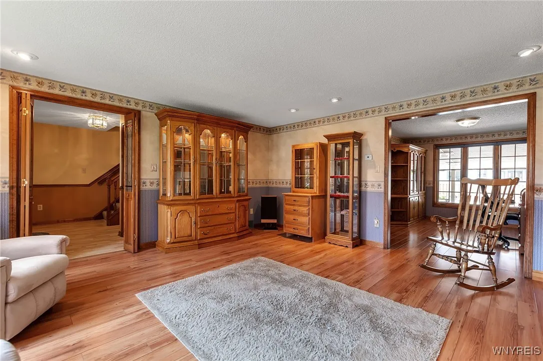57 Brookwood Drive, West Seneca, New York 14224, West Seneca, New York 14224, 4 Bedrooms Bedrooms, 8 Rooms Rooms,2 BathroomsBathrooms,Residential,Closed,57 Brookwood Drive, West Seneca, New York 14224,B1615224