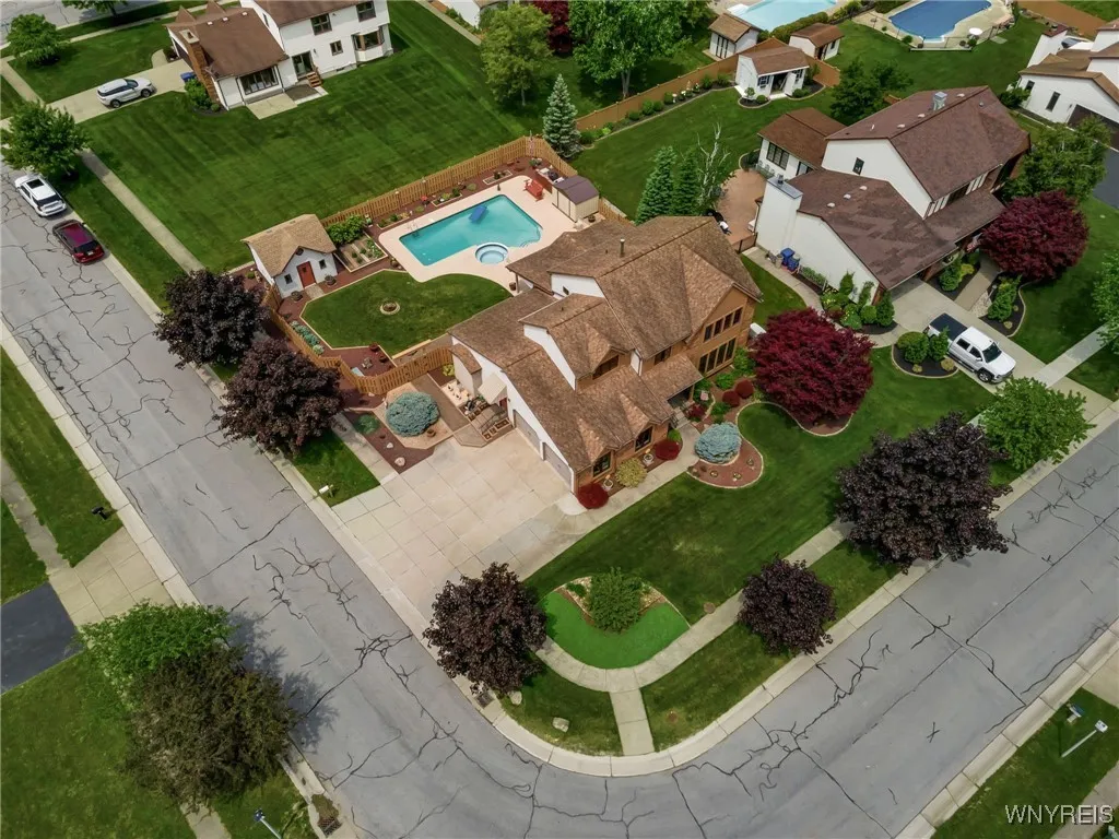 57 Brookwood Drive, West Seneca, New York 14224, West Seneca, New York 14224, 4 Bedrooms Bedrooms, 8 Rooms Rooms,2 BathroomsBathrooms,Residential,Closed,57 Brookwood Drive, West Seneca, New York 14224,B1615224