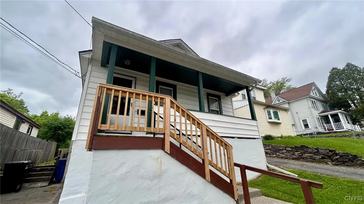 318 Boyden Street, Syracuse, New York 13203, Syracuse, New York 13203, 3 Bedrooms Bedrooms, 5 Rooms Rooms,1 BathroomBathrooms,Residential,Closed,318 Boyden Street, Syracuse, New York 13203,0,S1615356
