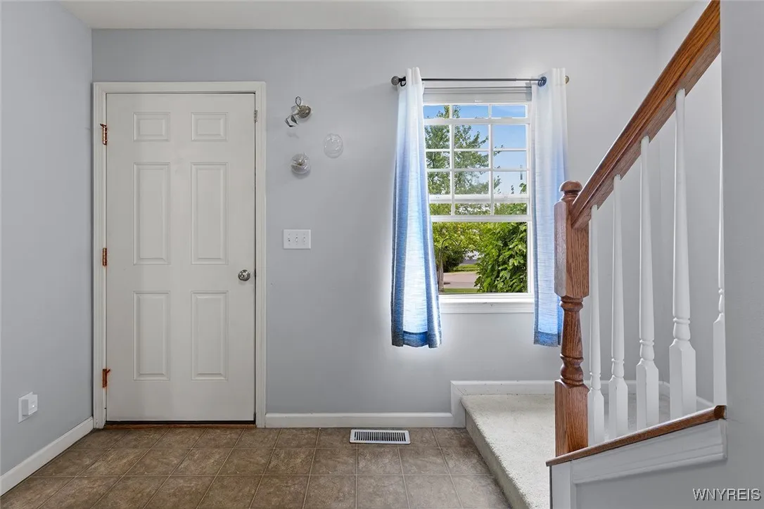 2192 Fox Chase Road, Hamburg, New York 14085, Hamburg, New York 14085, 3 Bedrooms Bedrooms, 6 Rooms Rooms,2 BathroomsBathrooms,Residential,For Sale,2192 Fox Chase Road, Hamburg, New York 14085,B1614552