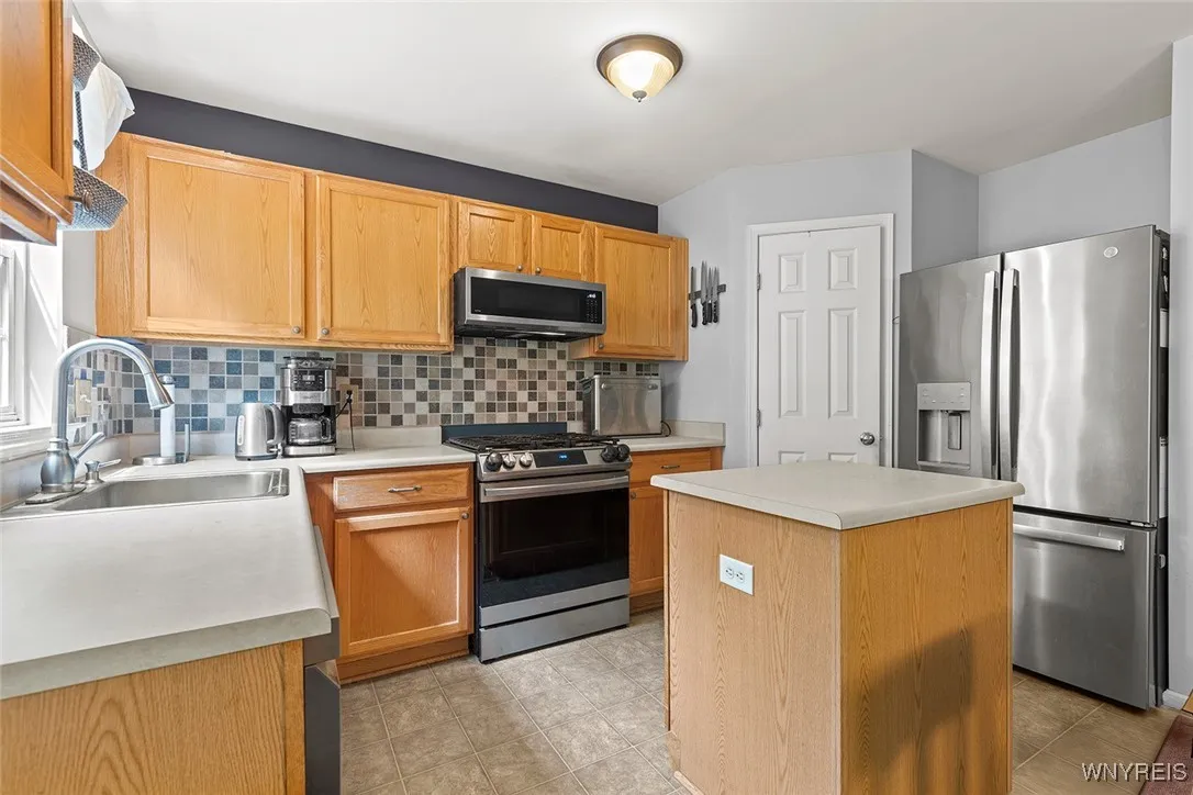 2192 Fox Chase Road, Hamburg, New York 14085, Hamburg, New York 14085, 3 Bedrooms Bedrooms, 6 Rooms Rooms,2 BathroomsBathrooms,Residential,For Sale,2192 Fox Chase Road, Hamburg, New York 14085,B1614552