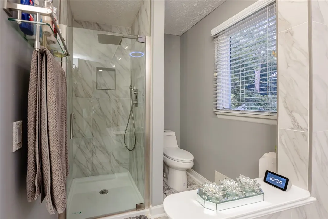 243 Creekwood Drive, Greece, New York 14626, Greece, New York 14626, 4 Bedrooms Bedrooms, 10 Rooms Rooms,2 BathroomsBathrooms,Residential,Closed,243 Creekwood Drive, Greece, New York 14626,0,R1615353